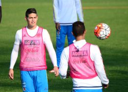 Pékerman sorprende: Muriel y Torres irán titulares ante Chile