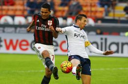 El Milan de Carlos Bacca pierde en casa ante Bologna