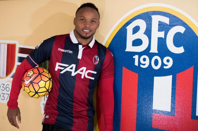 Camilo Zúñiga lucirá la camiseta 11 del Bolonia de Italia