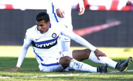 Jeison Murillo se lamenta luego de anotar autogol con el Inter de Milán