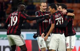 Foto de la celebración del gol de Bacca con el Milan