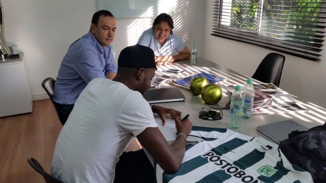 Víctor Ibarbo firma como jugador de Nacional