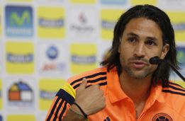Mario Yepes en la rueda de prensa del anuncio de su retiro