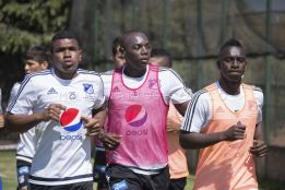 Yilmar Angulo entrenando con Millos