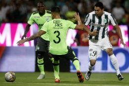 Bocanegra está de regreso: Pékerman recupera un lateral