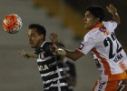 Corinthians gana en el final con autogol y es líder del grupo 8