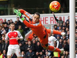Ospina fue la figura del Arsenal en el empate 2-2 ante Tottenham.