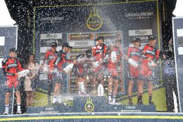 El equipo BMC fue el ganador de la primera etapa en la contrarreloj por equipos.