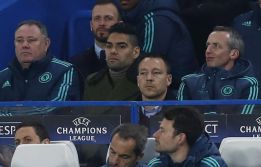 ¿Falcao o Pato? Inglaterra se pregunta cuál es el peor fichaje