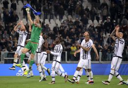 Cuadrado juega 37 minutos y la Juventus sueña con el título