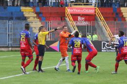 Nelson Ramos ataja el penal que ilusiona al Pasto