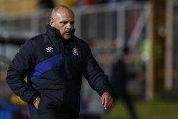 Javier Torrente se enfrenta con hinchas del Once Caldas