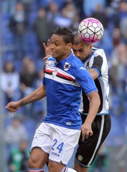 Muriel provoca autogol de Armero en triunfo de la Samp