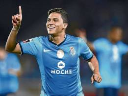 “¿Retirarme del fútbol por la música? No sé cómo dicen eso"
