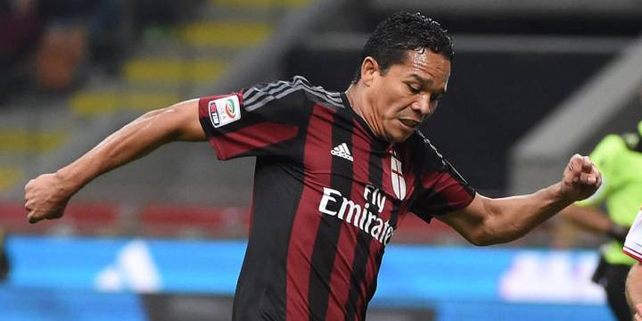 Carlos Bacca está a un gol de igualar récord en el Milan