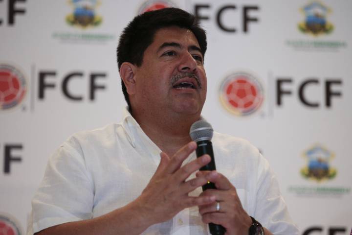 FIFA inhabilita a Luis Bedoya de por vida