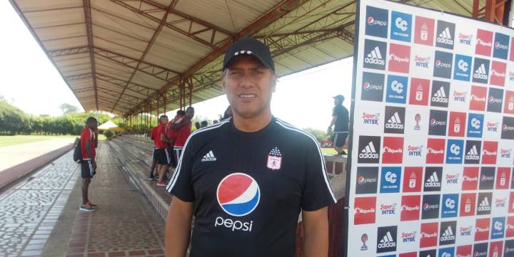 Hernán Torres confirma los jugadores que salen, llegan y llegarían al América de Cali