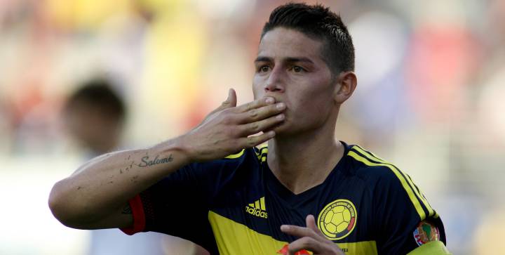 James en duda, sigue en evaluación médica
