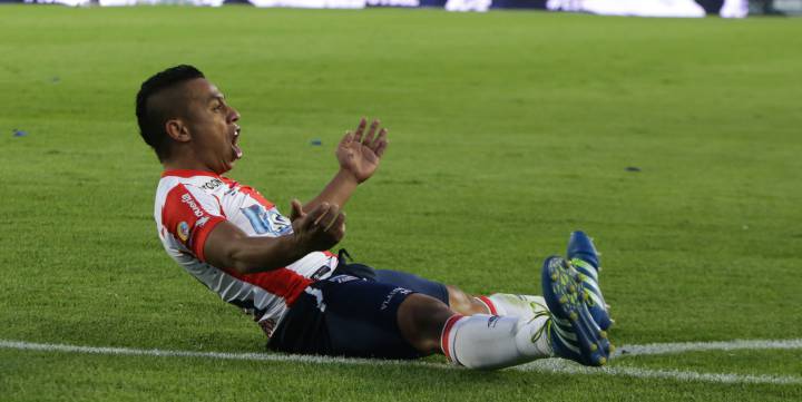 Vladimir Hernández salva a Junior en el último minuto