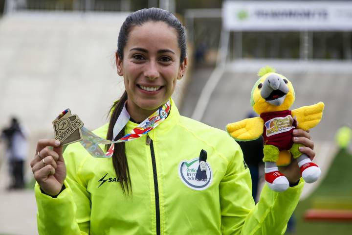 A través de Twitter, Mariana Pajón apoya a Caterine Ibargüen para que sea la mujer abanderada y líder de la delegación colombiana en Río 2016
