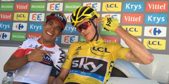 Jarlinson Pantano en compañía de Chris Froome