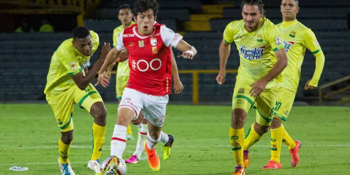 Kevin Salazar ha descrestado con su fútbol en los pocos partidos que ha jugado con Independiente Santa Fe. Es una de las grandes esperanzas del fútbol colombiano.
