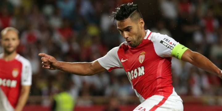 Falcao marcó el segundo gol de Mónaco en el triunfo 3-1 ante Fenerbahce