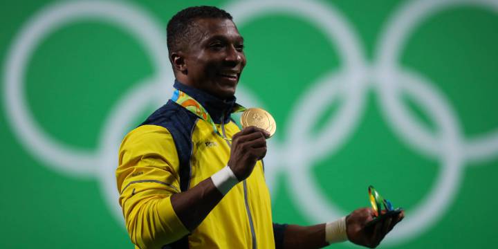 Oscar Figueroa gana el oro en pesas de los Juegos Olímpicos