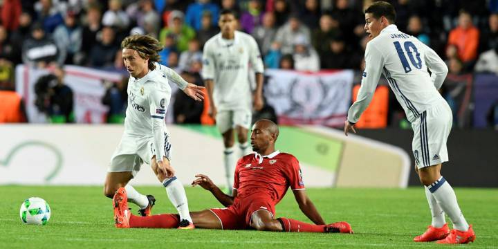 James gana la Supercopa de Europa 2016 con el Real Madrid frente al Sevilla: ingresó en el minuto 73 y fue figura en el alargue