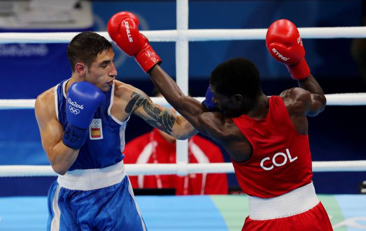 El boxeador colombiano Yuberjen Martínez aseguró una medalla de bronce pero sostiene que se ha preparado para llevarse el oro