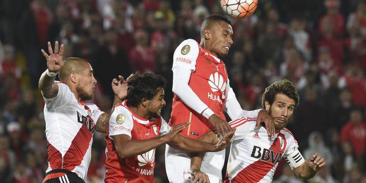 Santa Fe y River Plate empataron sin goles en la Recopa Sudamericana.