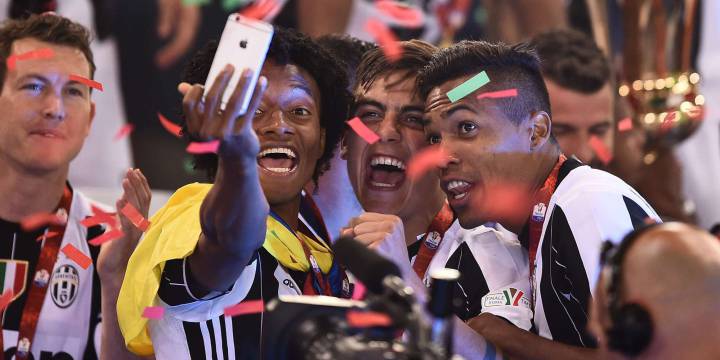 Juan Guillermo Cuadrado en la celebración del scudetto 2015/2016