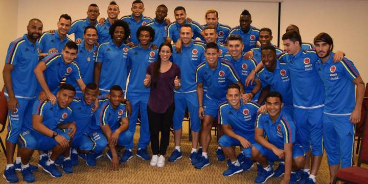 Mariana Pajón y la Selección Colombia: la medallista olímpica en Río 2016 visitó la concentración en Barranquilla del equipo de Pékerman antes del partido contra Venezuela
