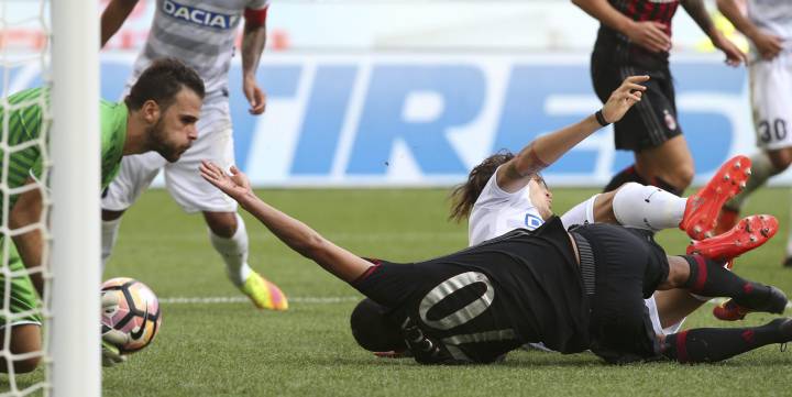 Udinese de Zapata y Armero vence al Milan de Bacca