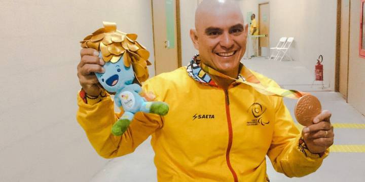 Moises fuente ganó la octava medalla para Colombia n los Juegos Paralímpicos de Rio 2016. Son sus terceros juegos consecutivos con presea.