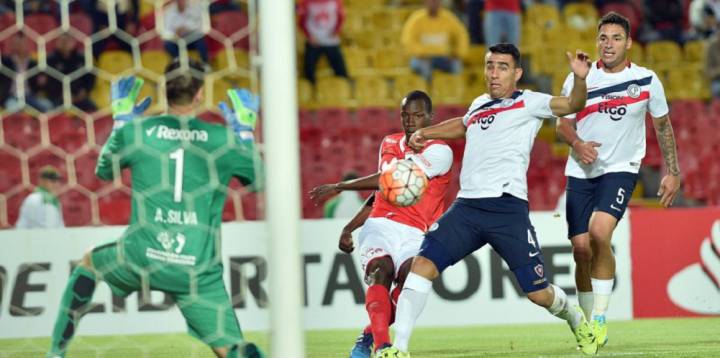 Independiente Santa Fe enfrentará por quinta vez a la escuadra paraguaya en los últimos tres años. Este año Cerro lo eliminó de Copa Libertadores.