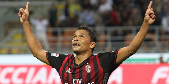 Bacca intratable, cinco tantos en Italia y goleador del calcio