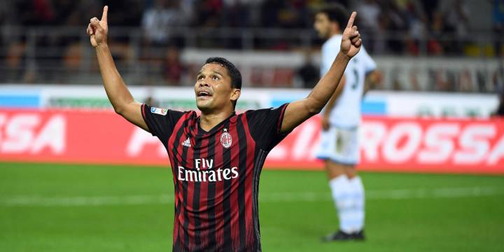Bacca supera a Van Basten, y ahora va por Weah e Inzaghi