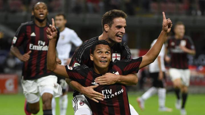 Carlos Bacca es un jugador distinto cuando juega con Milan, representa al goleador en la Serie A y se ve activo en el ataque rojinegro