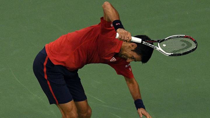 Roberto Bautista derrotó a Novak Djokovic por un doble 6-4 y jugará el domingo su primera final de Masters 1.000 ante Murray o Simon.