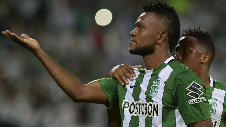 Miguel Borja lideró la remontada con su tripleta ante Coritiba y puso a Nacional en la semifinal de la Sudamericana.