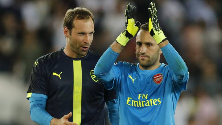 David Ospina y Petr Cech, los arqueros del Arsenal de Londres