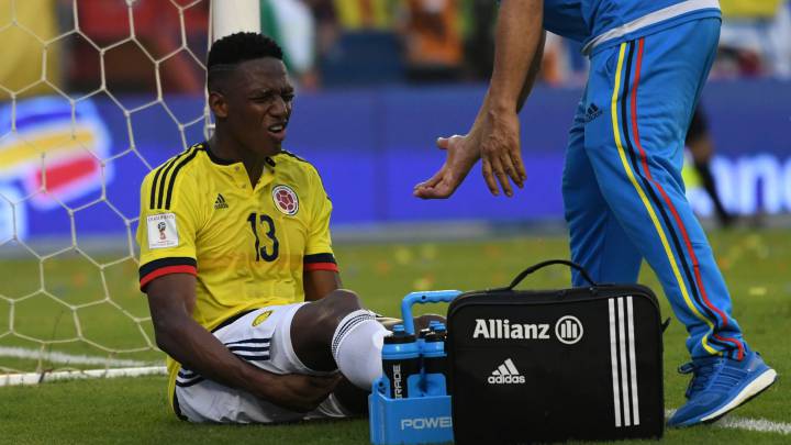 Yerry Mina sale lesionado en juego ante Botafogo