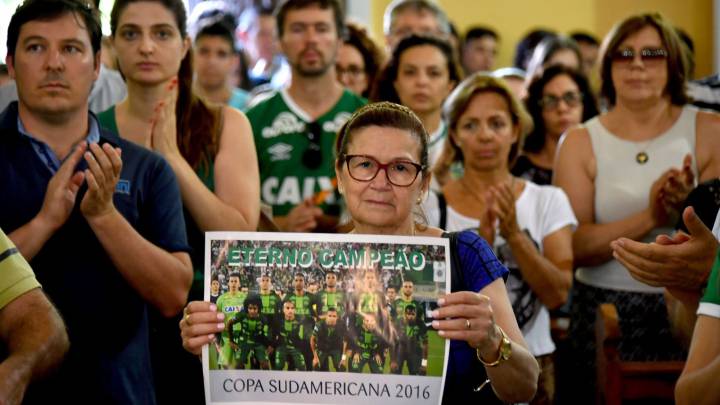 Alejandro Domínguez, presidente de Conmebol, en Medellín: "El fútbol nos une, hoy todos somos del Chapecoense". El directivo no confirmó ninguna decisión sobre la Copa Sudamericana