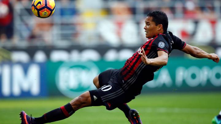 Carlos Bacca después de su lesión tendrá que volver a ganarse un puesto en el Milan