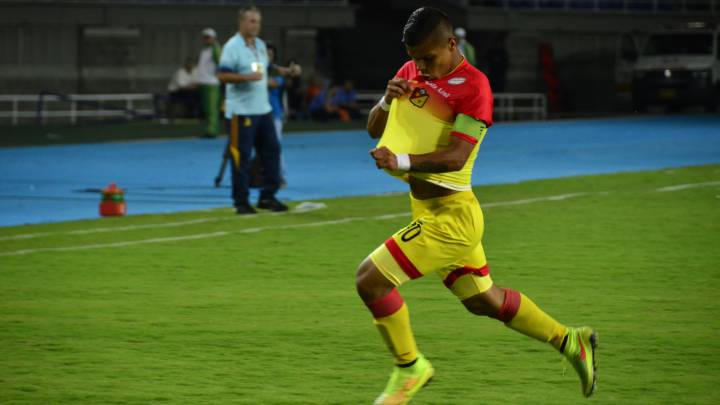 Juan Camilo Hernández, goleador del Torneo Águila 2016-ll responde a AS sobre su llegada a Granada de España, destaca a Falcao y habla de James como jugador que se debe ir de Madrid