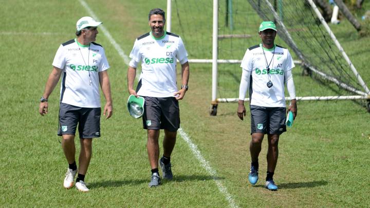 Mario Yepes, técnico del Deportivo Cali, luego de la eliminación en los cuartos de final de la Liga Águila contra el Bucaramanga: "Pedimos unos jugadores que no pudieron llegar"