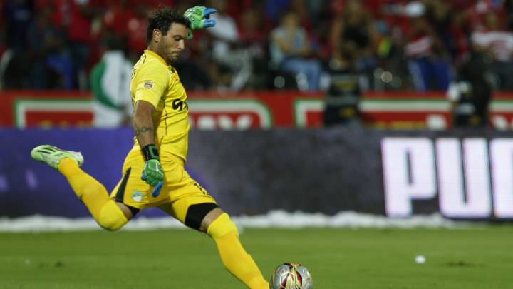El arquero Ernesto Hernández no continuará con Deportivo Cali para 2017, su futuro estaría en América de Cali para jugar la primera categoría del fútbol colombiano