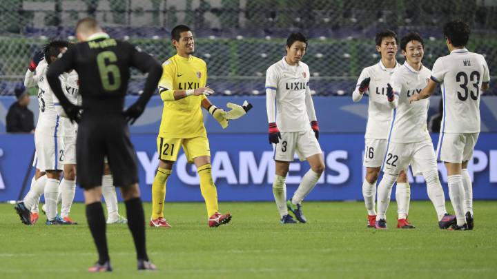 Atlético Nacional perdió de forma contundente ante el Kashima Antlers que comenzó ganando con un penalti otorgado por videoarbitraje.