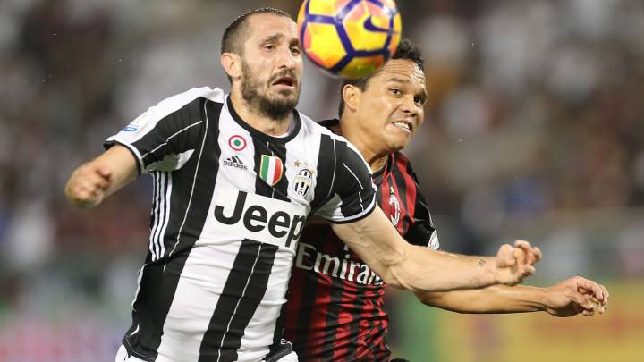 Carlos Bacca se corona campeón de la Supercopa italiana